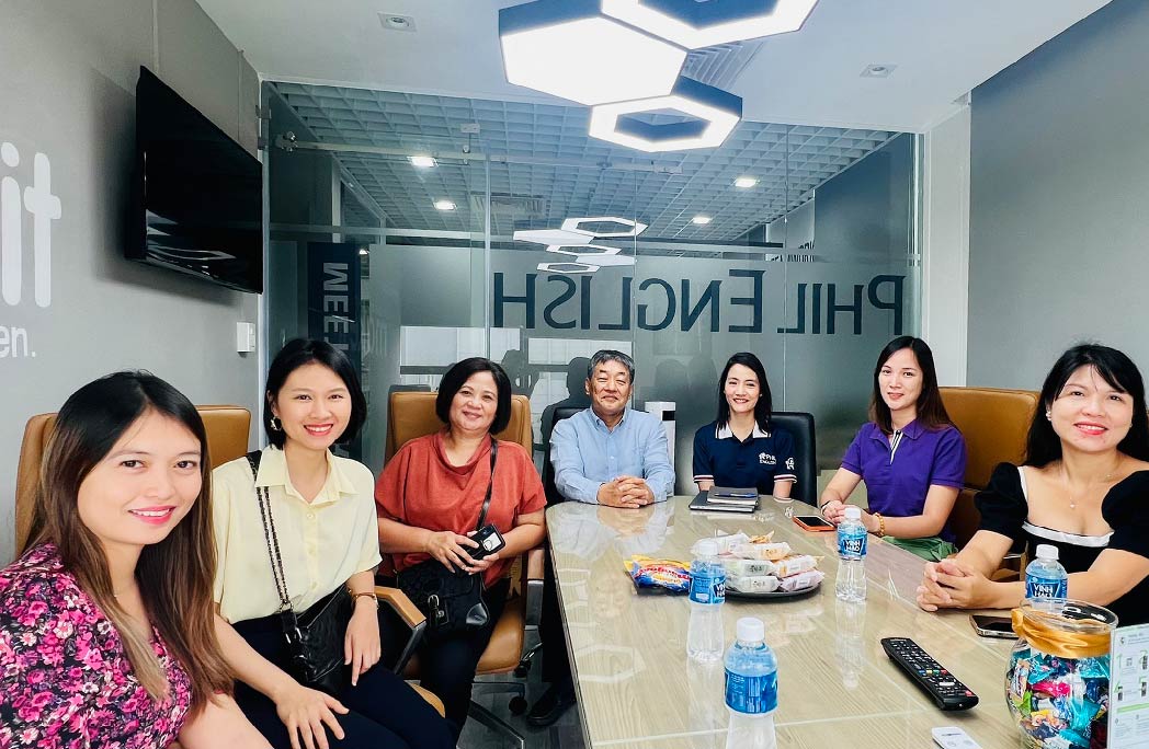 Lịch sử phát triển của Phil English 