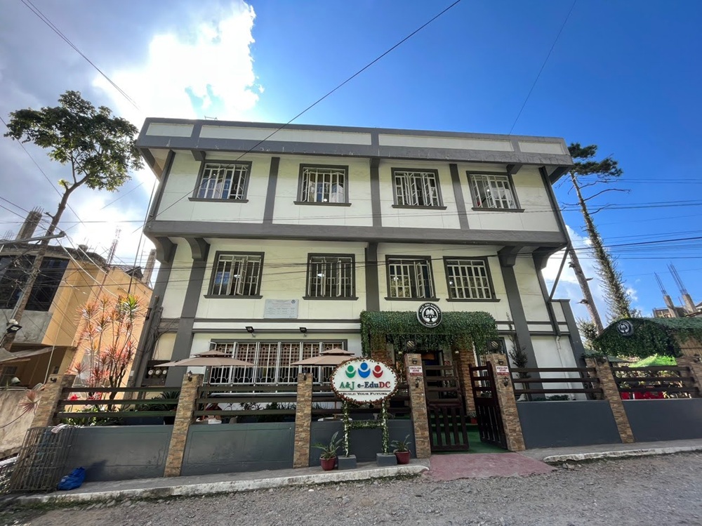 Review A&J Main Campus: Đào tạo giáo viên thường xuyên – Cam kết nâng cao chất lượng giảng dạy