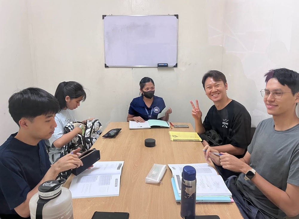 review-mk-academy-moi-truong-hoc-tap-an-toan-chuan-quoc-te-tai-iloilo-11