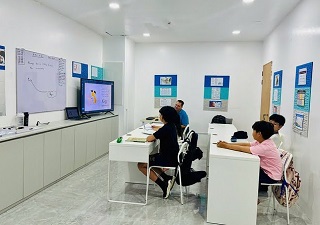 lớp nhóm tại trường talk clark