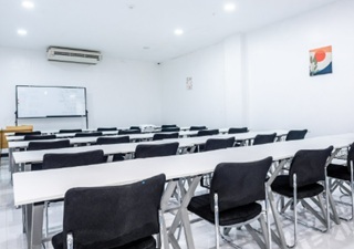 truong-anh-ngu-first-choice-csvc-3