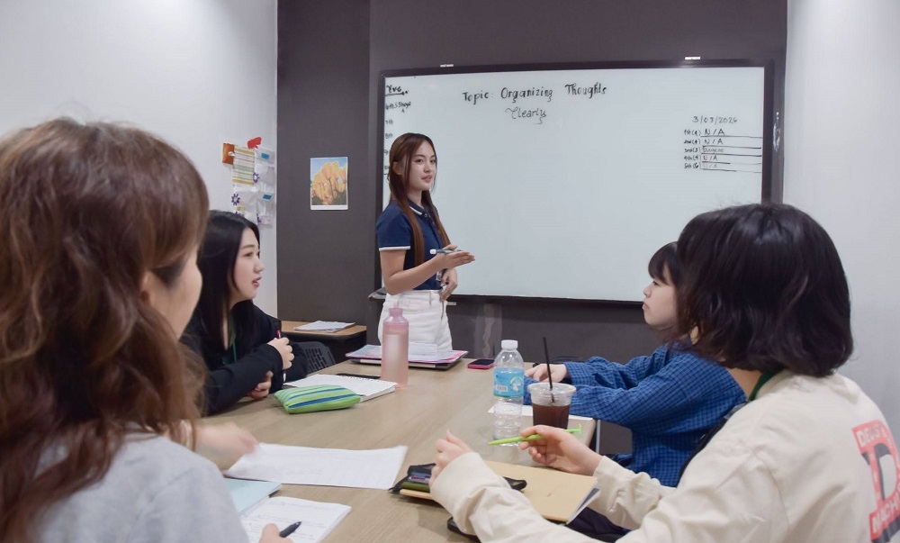 Phỏng vấn Quản lý học viên tại Trường Anh ngữ EV 5
