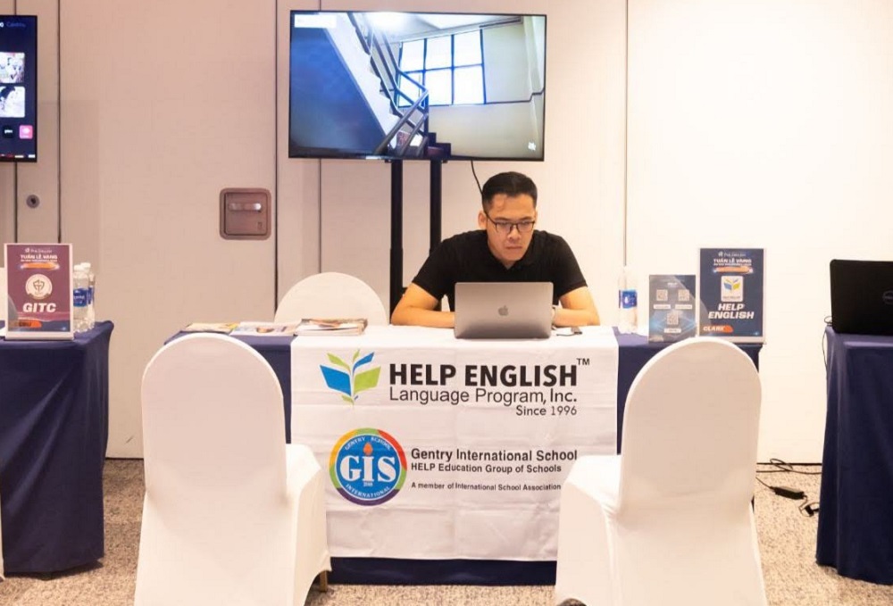Phỏng vấn Quản lý học viên Việt Nam tại Trường Anh ngữ HELP Clark